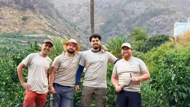 Finca Los Castaños team